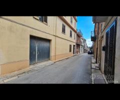 Castelvetrano, app. piano 1 di vani 4 con garage