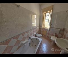 Castelvetrano, app. piano 1 di vani 4 con garage - 10