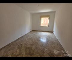 Castelvetrano, app. piano 1 di vani 4 con garage - 11