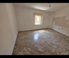 Castelvetrano, app. piano 1 di vani 4 con garage - 13