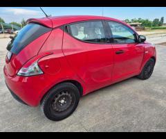 Lancia Ypsilon 1.2 69 CV 5 porte GPL Ecochic Gold - 6