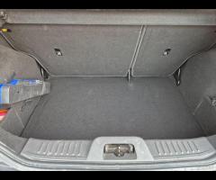 Ford Fiesta 1.5 TDCi 75CV 5 porte ST-Line - 19