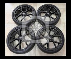 Cerchi 19 neri Golf R Line e pneumatici