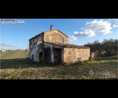 RUSTICO da RISTRUTTURARE a Camerata Picena