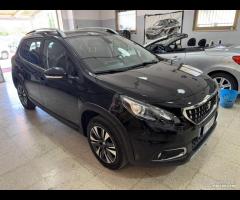 Peugeot 2008 1.2 Allure 82 cv. Navigatore 56 Mila - 2