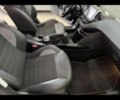 Peugeot 2008 1.2 Allure 82 cv. Navigatore 56 Mila - 11