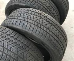 315 30 21 e 275 35 21 Pirelli