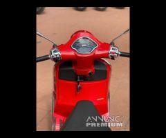 Piaggio Vespa 300 GTS hpe Super - 6