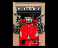 Piaggio Vespa 300 GTS hpe Super - 10