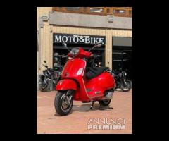 Piaggio Vespa 300 GTS hpe Super - 12