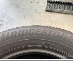 2 Gomme 215/60 R17 96H Bridgestone Estive con80%
