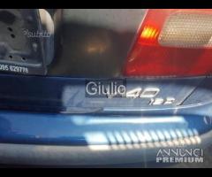 Volvo v 40 anno 2002 ricambi