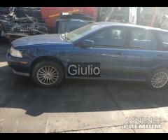 Volvo v 40 anno 2002